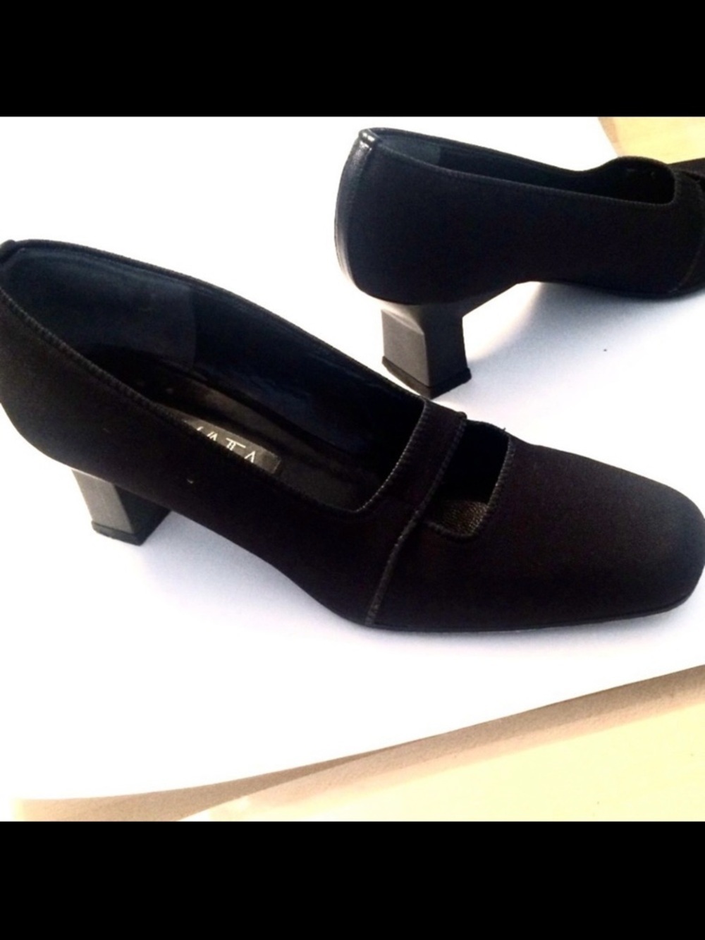 PREVATA Closed Toe Heels, Black